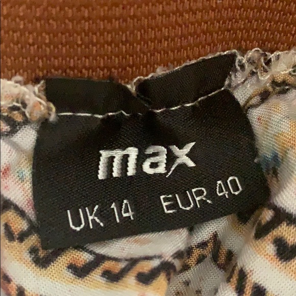 Pegged Pants Tight Around the Ankle - Picture 5 of 6